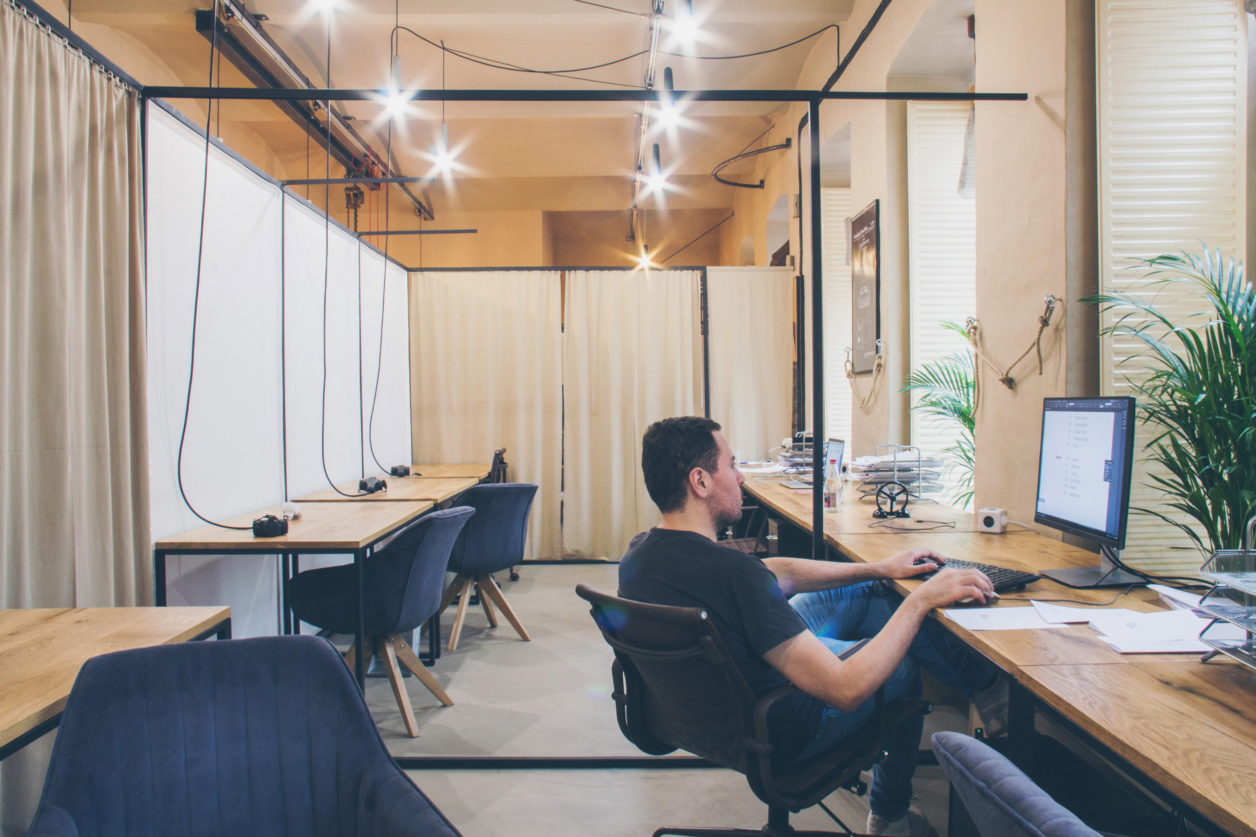 ZI8 fix desks