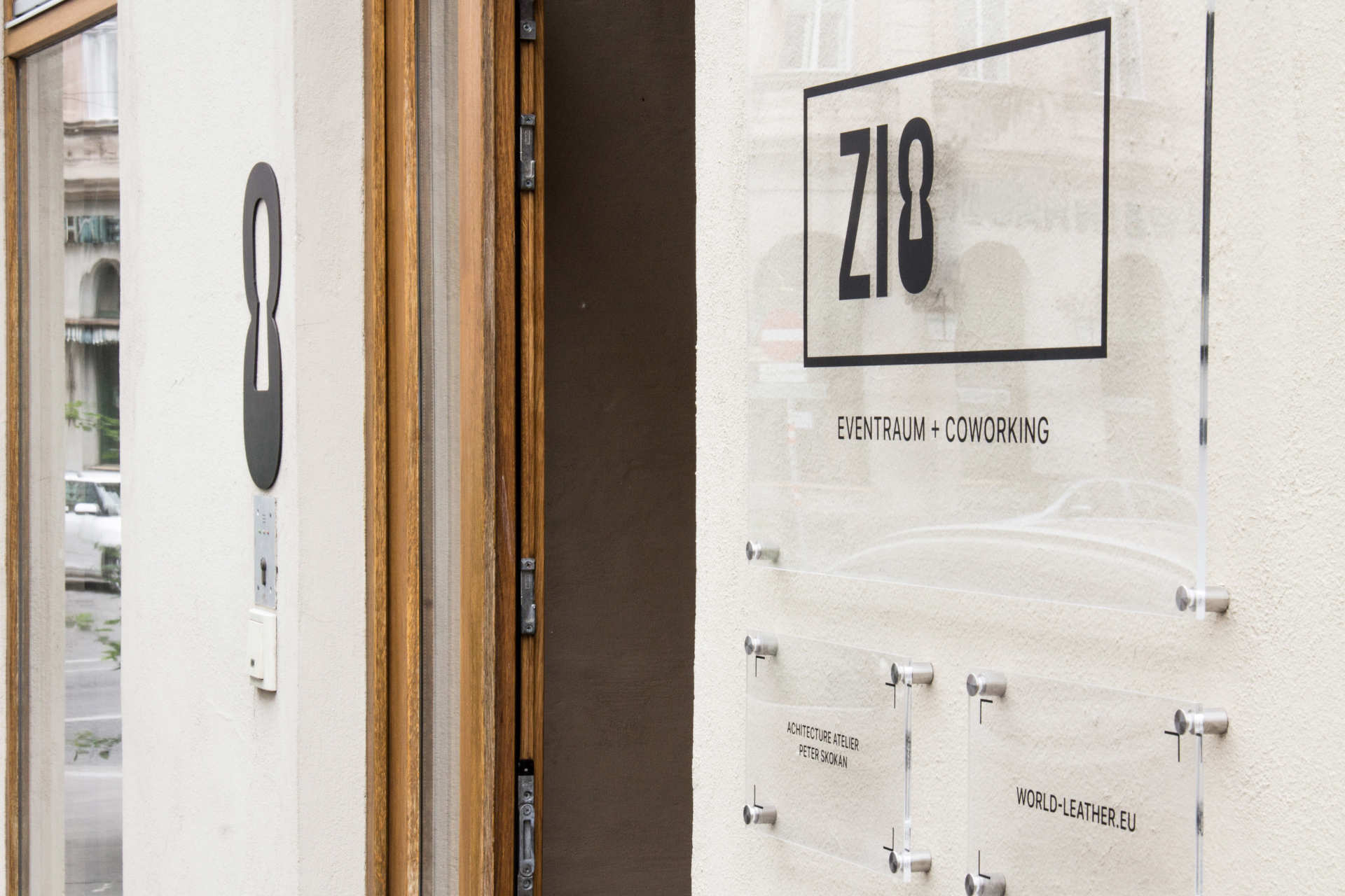Eingang ZI8, Eventlocation Wien 1090